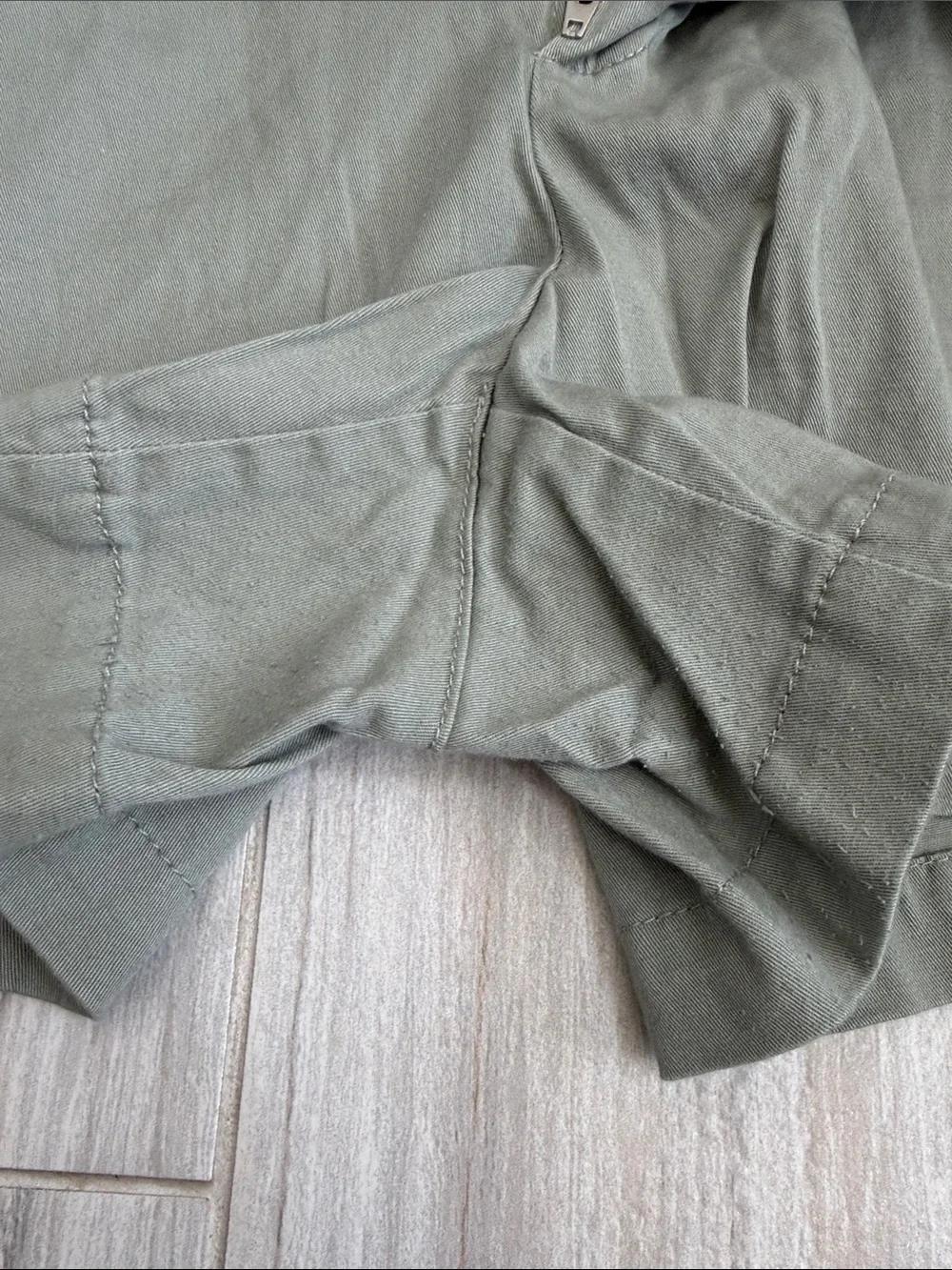New‎ York & Company light green grey Casual Chino Shorts size 10 structured